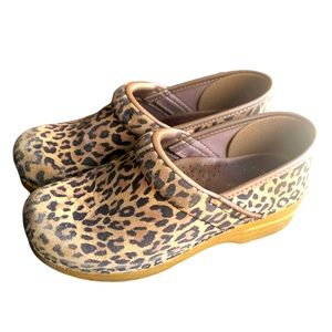 Suede DANSKO Women's XP Professional EU 39 US 8.5-9 Professional Leopard Suede